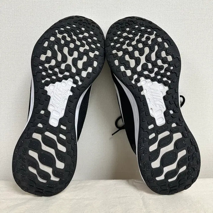 [SOLD OUT] 295나이키 레볼루션6 런닝화  -352