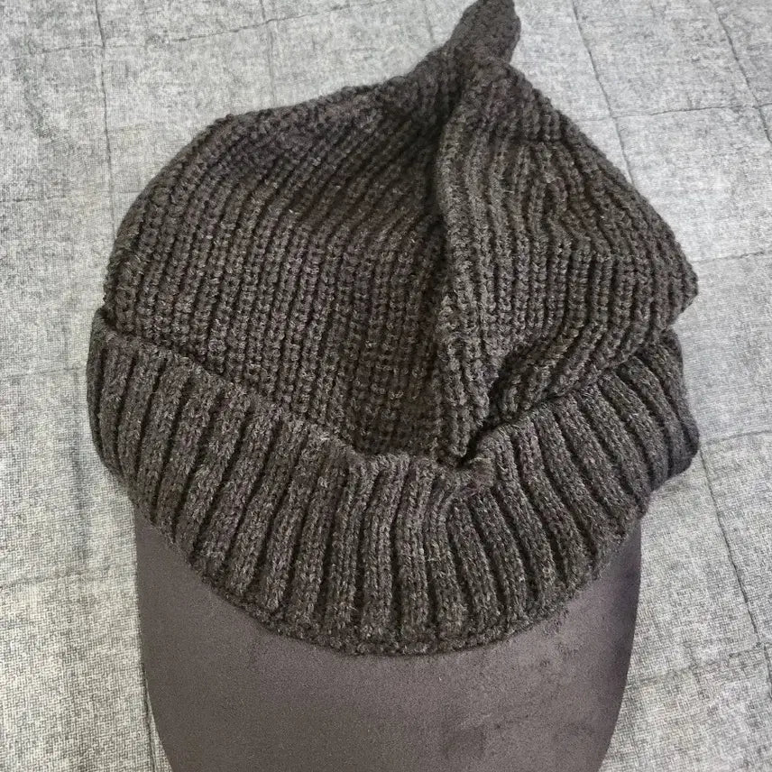 [BUNJANG] Navy/White Knit Beanie (New) / 네이비/화이트 니트 챙 모자(미착용새상품)