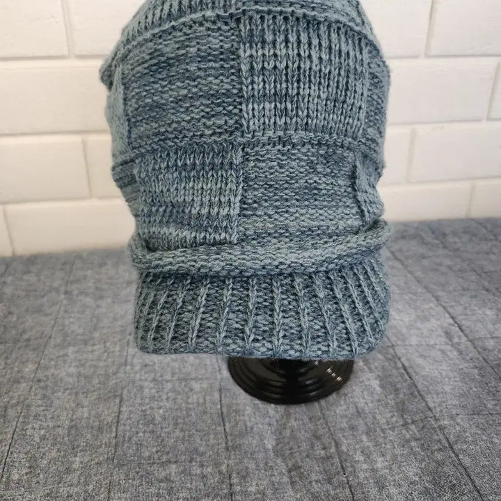 [BUNJANG] Navy/White Knit Beanie (New) / 네이비/화이트 니트 챙 모자(미착용새상품)