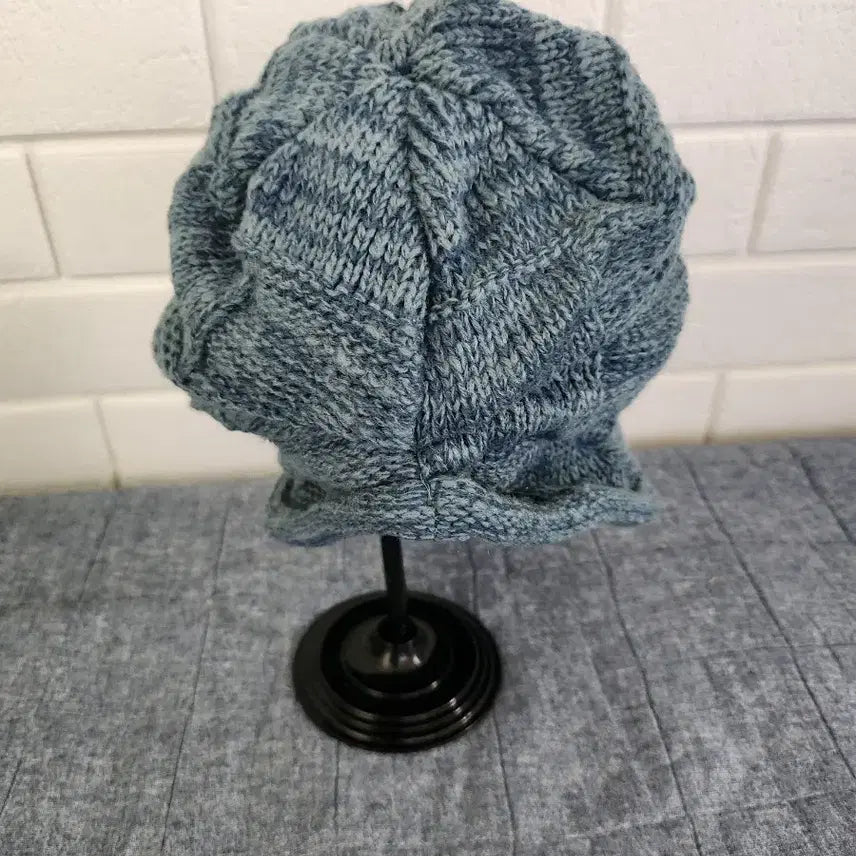 [BUNJANG] Navy/White Knit Beanie (New) / 네이비/화이트 니트 챙 모자(미착용새상품)