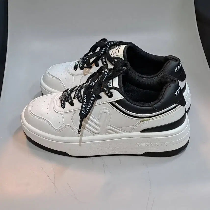 [BUNJANG] Xexymix Sneakers 230mm / 젝시믹스 화이트 블랙 스니커즈 운동화 230mm