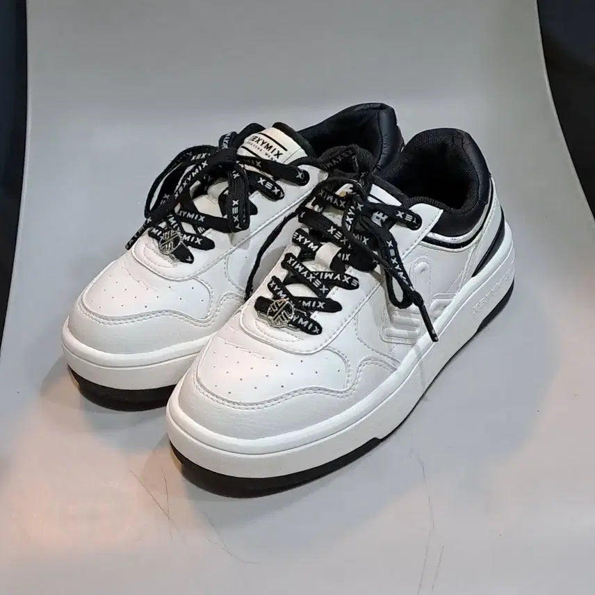 [BUNJANG] Xexymix Sneakers 230mm / 젝시믹스 화이트 블랙 스니커즈 운동화 230mm