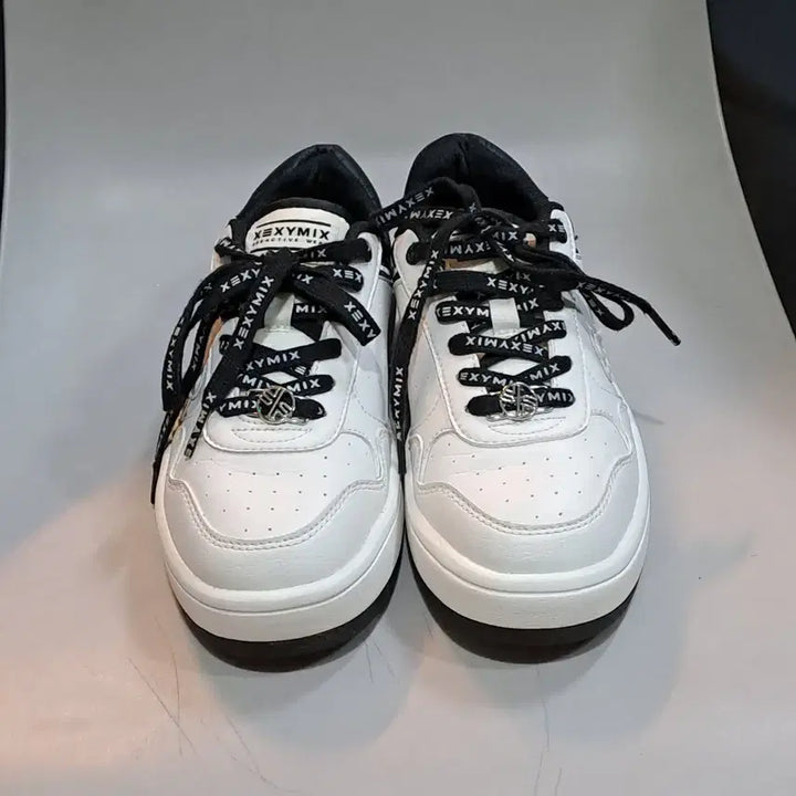 [BUNJANG] Xexymix Sneakers 230mm / 젝시믹스 화이트 블랙 스니커즈 운동화 230mm