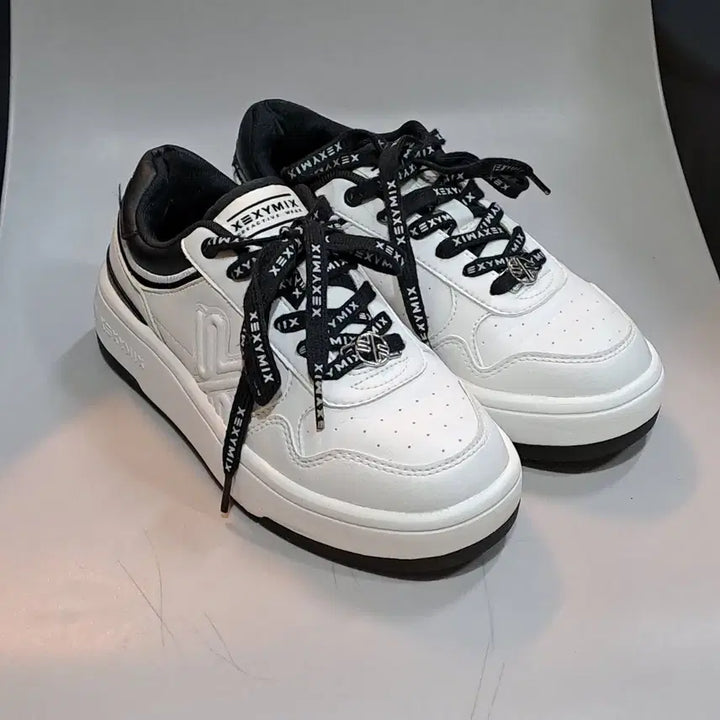 [BUNJANG] Xexymix Sneakers 230mm / 젝시믹스 화이트 블랙 스니커즈 운동화 230mm