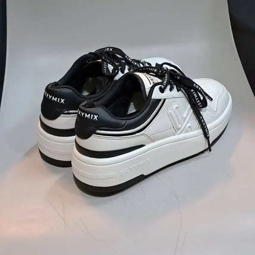 [BUNJANG] Xexymix Sneakers 230mm / 젝시믹스 화이트 블랙 스니커즈 운동화 230mm