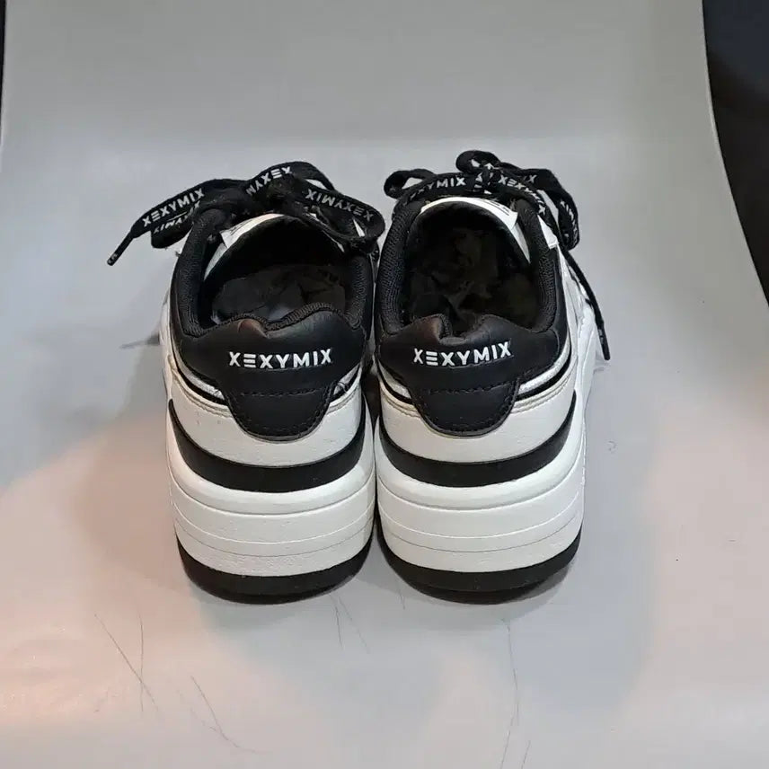 [BUNJANG] Xexymix Sneakers 230mm / 젝시믹스 화이트 블랙 스니커즈 운동화 230mm