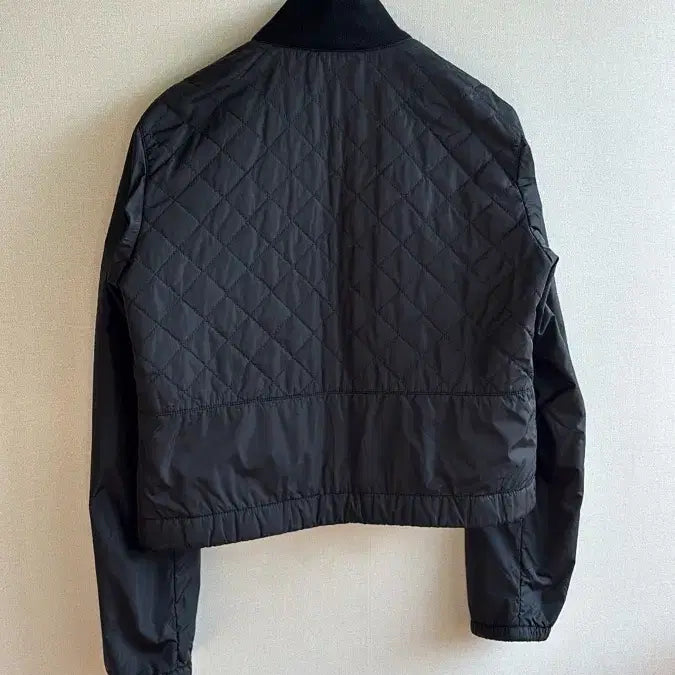 [BUNJANG] Prada Archive Quilted Crop Jacket / 2000년대 프라다 블랙 아카이브 퀄팅 크롭 자켓