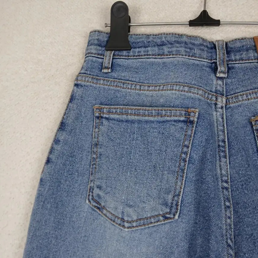 [BUNJANG] High-Waisted Wide Leg Jeans (S) / 국내제작 여성 하이웨스트 와이드 청바지(S)