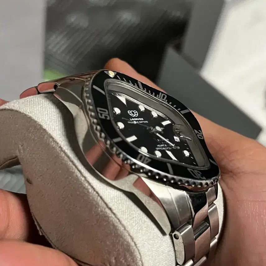 [BUNJANG] Larvae Watch / 라르비 PEA001 40 x 45mm