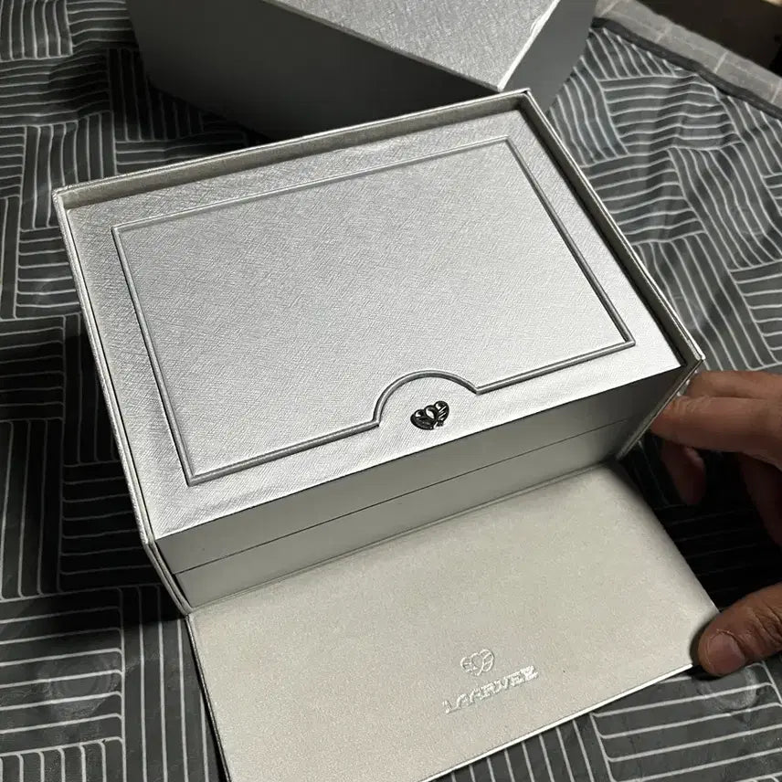 [BUNJANG] Larvae Watch / 라르비 PEA001 40 x 45mm