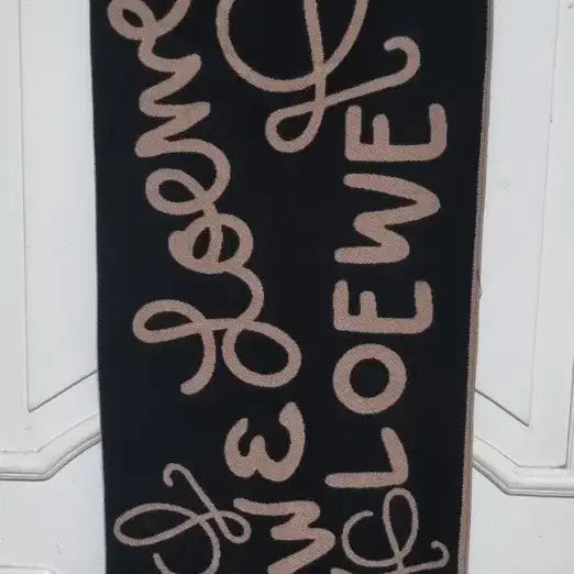 [BUNJANG] LOEWE Scarf Black/Beige / LOEWE 로에베 남녀공용 양면 로고 머플러 목도리  블랙/베이지 구제