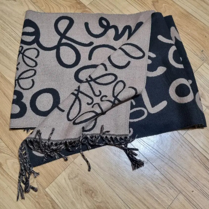 [BUNJANG] LOEWE Scarf Black/Beige / LOEWE 로에베 남녀공용 양면 로고 머플러 목도리  블랙/베이지 구제