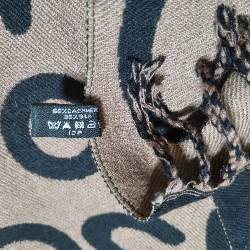 [BUNJANG] LOEWE Scarf Black/Beige / LOEWE 로에베 남녀공용 양면 로고 머플러 목도리  블랙/베이지 구제