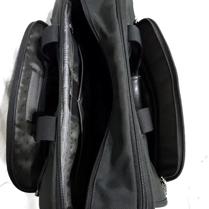 [BUNJANG] Tumi Alpha 2 Expandable Travel Carry On Satchel Boston Bag / <정품등록투미  익스펜더블 알파2 트래블 캐리온 사첼 보스턴백>어깨끈없음