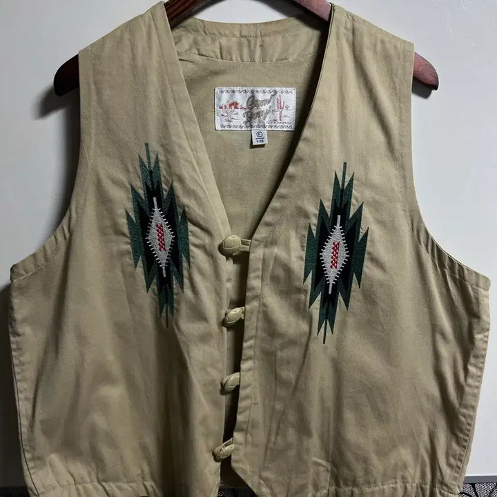 [BUNJANG] Gem Bony Ortega Design Vest / Gem Bony 오르테가 디자인 베스트