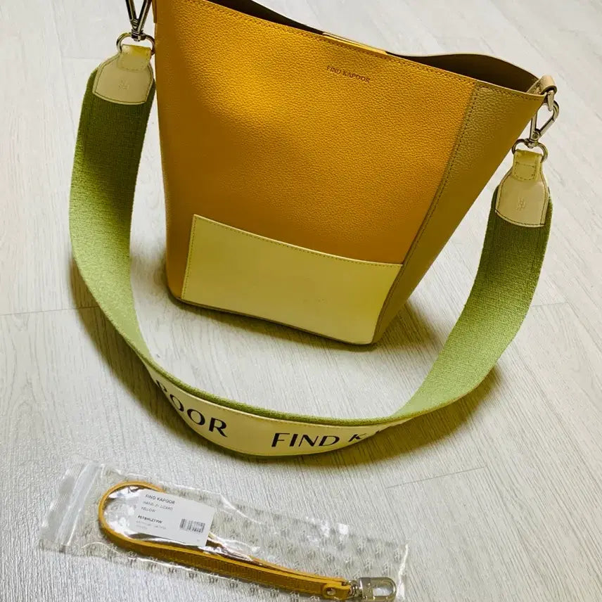 [BUNJANG] FIND KAPOOR PANA Bag 20 Basic Yellow Combo Handbag / [FIND KAPOOR] 파인드 카푸어 파나백 20 베이직 옐로우 콤비