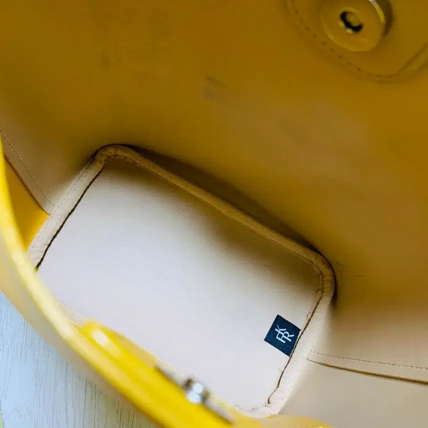 [BUNJANG] FIND KAPOOR PANA Bag 20 Basic Yellow Combo Handbag / [FIND KAPOOR] 파인드 카푸어 파나백 20 베이직 옐로우 콤비