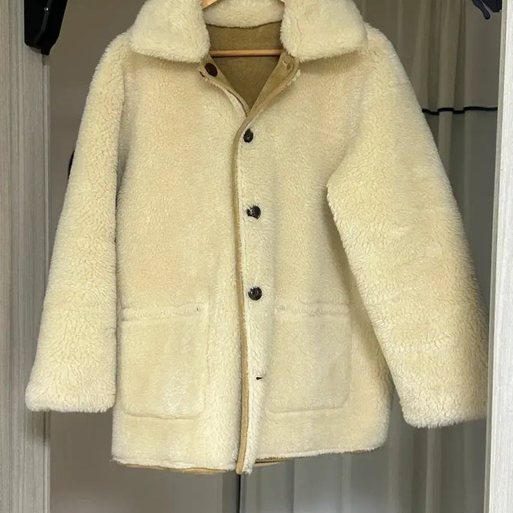 [BUNJANG] Basil Mellow Reversible Mustang / 바질 멜로우 무스탕 리버시블