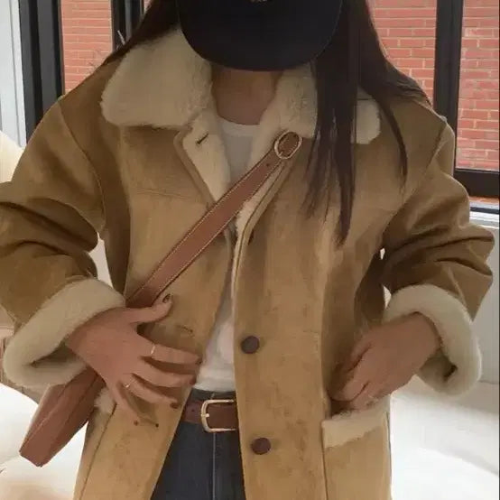 [BUNJANG] Basil Mellow Reversible Mustang / 바질 멜로우 무스탕 리버시블