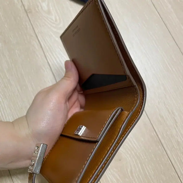 [BUNJANG] Givenchy Card Wallet / 지방시 반지갑 새제품