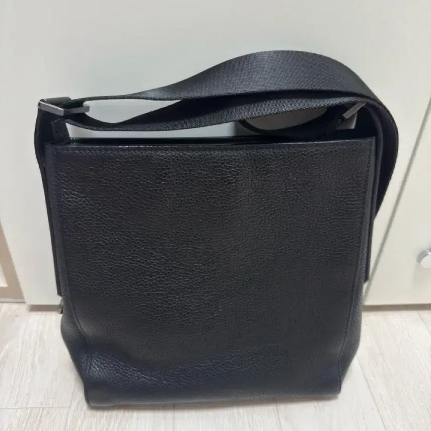 [BUNJANG] Ferragamo Messenger Bag / 페라가모 남자 메신저백