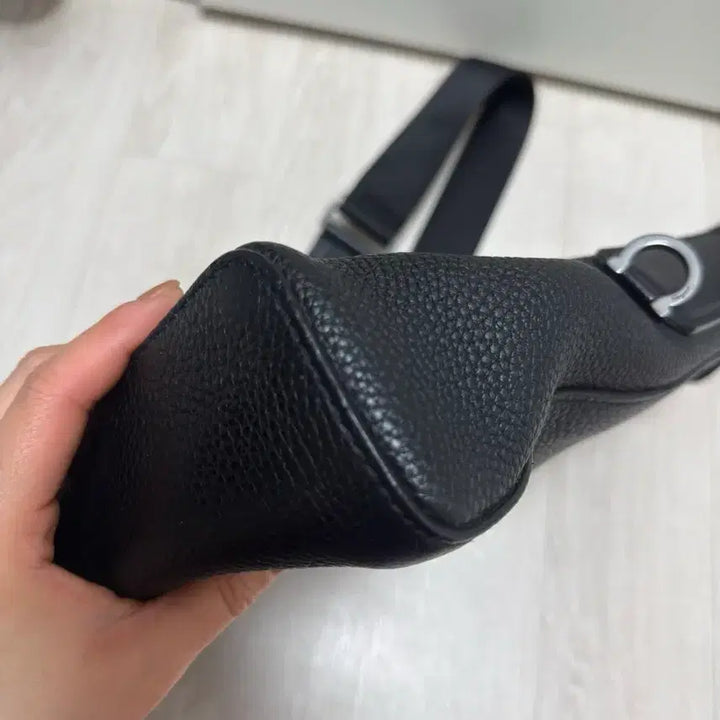 [BUNJANG] Ferragamo Messenger Bag / 페라가모 남자 메신저백