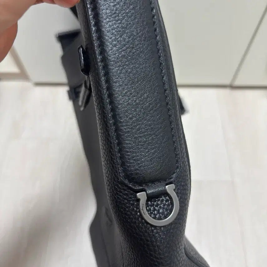 [BUNJANG] Ferragamo Messenger Bag / 페라가모 남자 메신저백