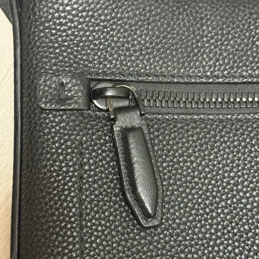 [BUNJANG] Ferragamo Messenger Bag / 페라가모 남자 메신저백