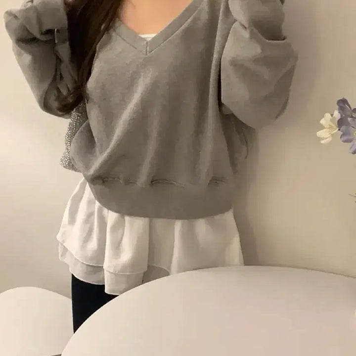 [BUNJANG] V-Neck Gray Sweatshirt / V넥 브이넥 맨투맨 그레이