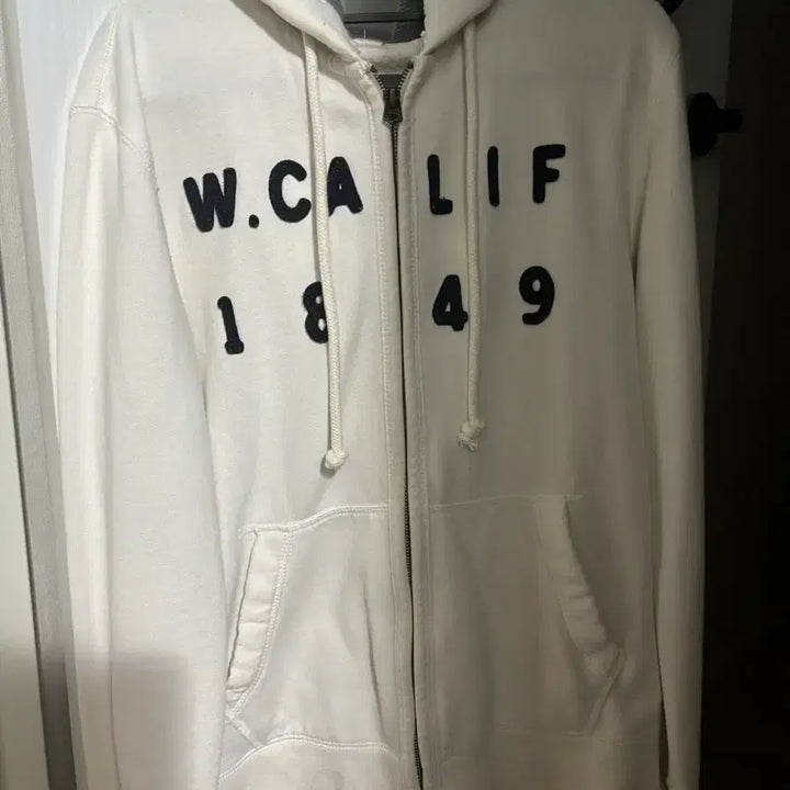 [BUNJANG] Who.A.U Hooded Zip-up / 후아유 후드집업