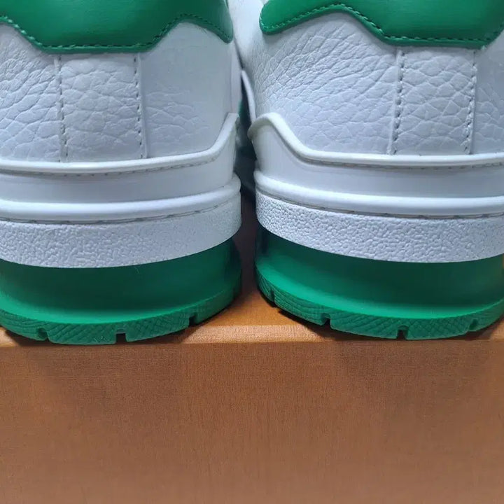 [BUNJANG] Louis Vuitton LV Trainer Sneakers Kusama Yayoi UK7 / 루이비통 LV트레이너 스니커즈 쿠사마야요이UK7