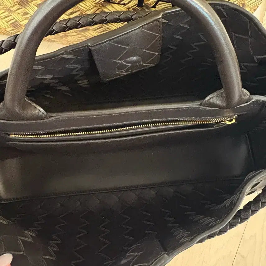 [BUNJANG] Bottega Veneta Andiamo E/W Pendant Small Bag / [네고문의번톡] 정품 보테가베네타 안디아모 e/w 폰단트 스몰 백