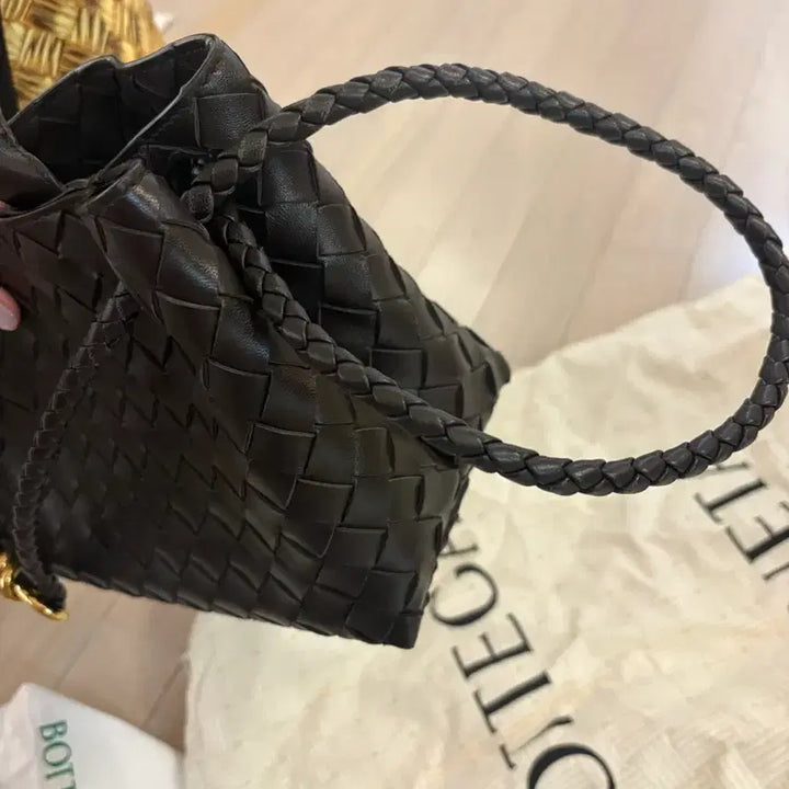 [BUNJANG] Bottega Veneta Andiamo E/W Pendant Small Bag / [네고문의번톡] 정품 보테가베네타 안디아모 e/w 폰단트 스몰 백