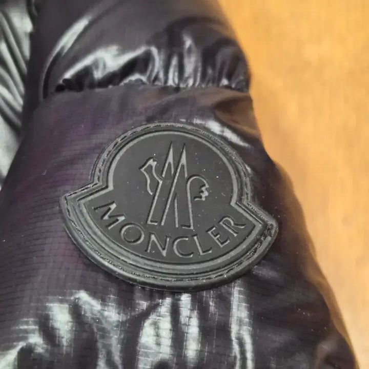 [BUNJANG] Moncler Maya Chloe Down Jacket (Women's) / (정품) 몽클레어 여자 숏패딩 14Y (명품 여성 마야 클로에)