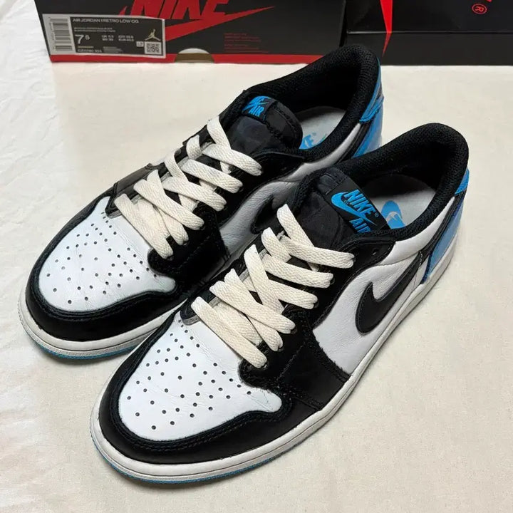 [SOLD OUT] 조던 1 로우 다크 파우더 블루 255