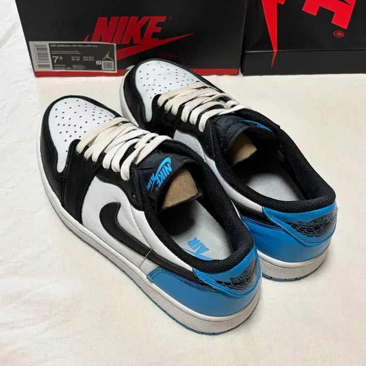 [SOLD OUT] 조던 1 로우 다크 파우더 블루 255