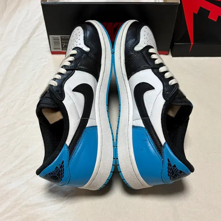 [SOLD OUT] 조던 1 로우 다크 파우더 블루 255