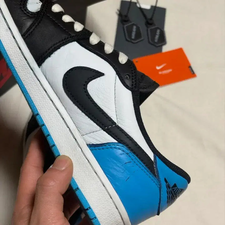 [SOLD OUT] 조던 1 로우 다크 파우더 블루 255