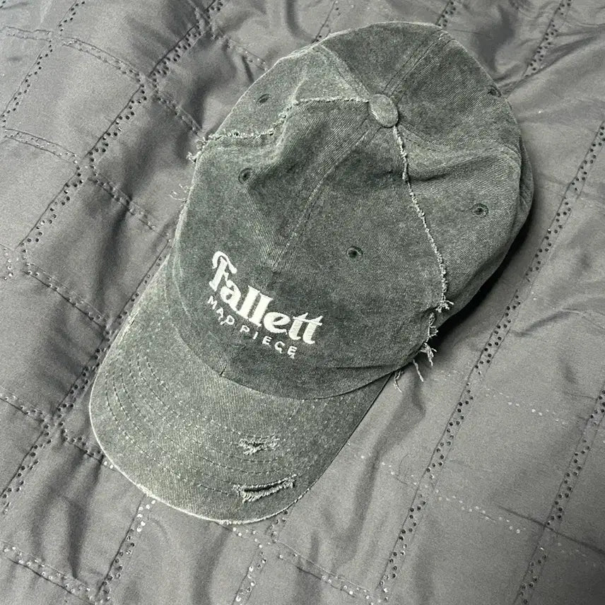 [BUNJANG] Fallett Damage Ball Cap Charcoal / 팔렛 데미지 볼캡 차콜