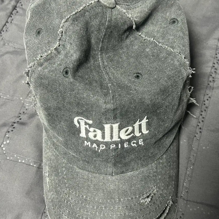 [BUNJANG] Fallett Damage Ball Cap Charcoal / 팔렛 데미지 볼캡 차콜