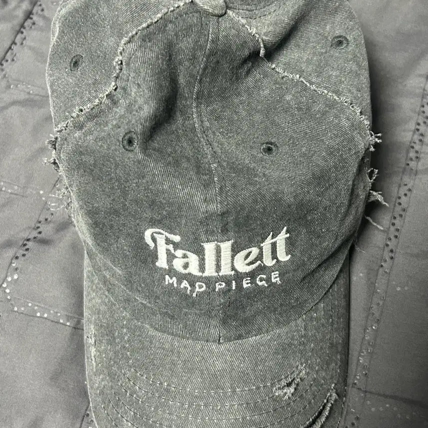 [BUNJANG] Fallett Damage Ball Cap Charcoal / 팔렛 데미지 볼캡 차콜