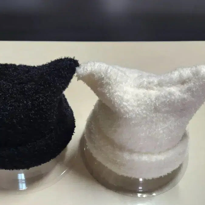 [BUNJANG] Knit Cat Ear Beanie Black/White / 뽀글이 고양이 귀 니트 모자 블랙/화이트