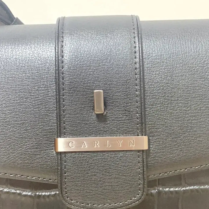 [BUNJANG] Carlyn Crossbody Bag / 칼린 크로스백