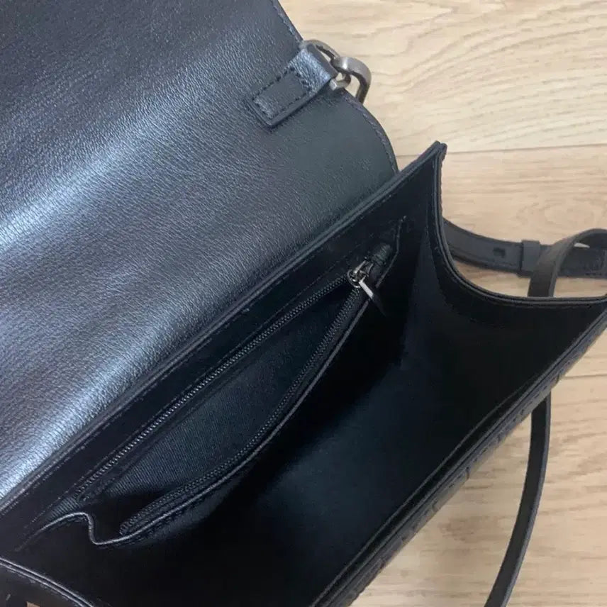 [BUNJANG] Carlyn Crossbody Bag / 칼린 크로스백