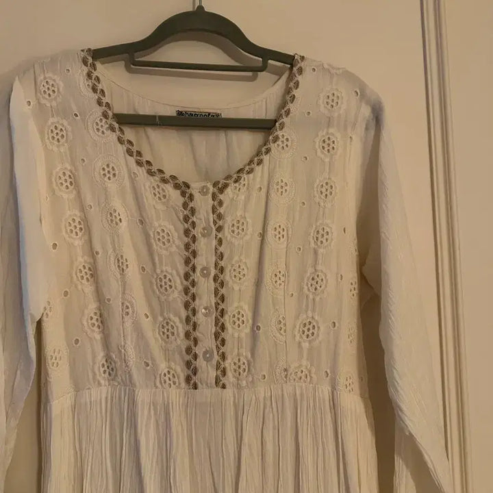 [BUNJANG] White Lace Dress / 펀칭 레이스 화이트 원피스