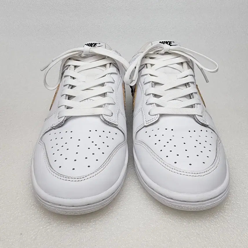 [BUNJANG] Nike Dunk Low SE Women's Sneakers (245mm) / 나이키 덩크로우 SE 여성 운동화 (245mm)