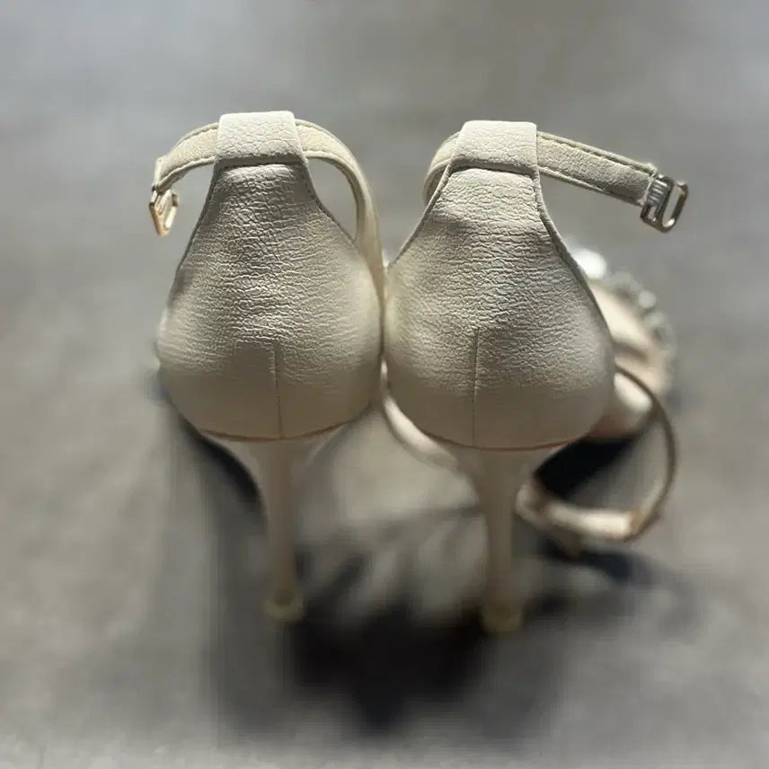 [BUNJANG] Ivory Cubic Zirconia Strap Platform Heel Sandals / 아이보리 큐빅 스트랩 가보시힐 샌들 11cm (230/36)