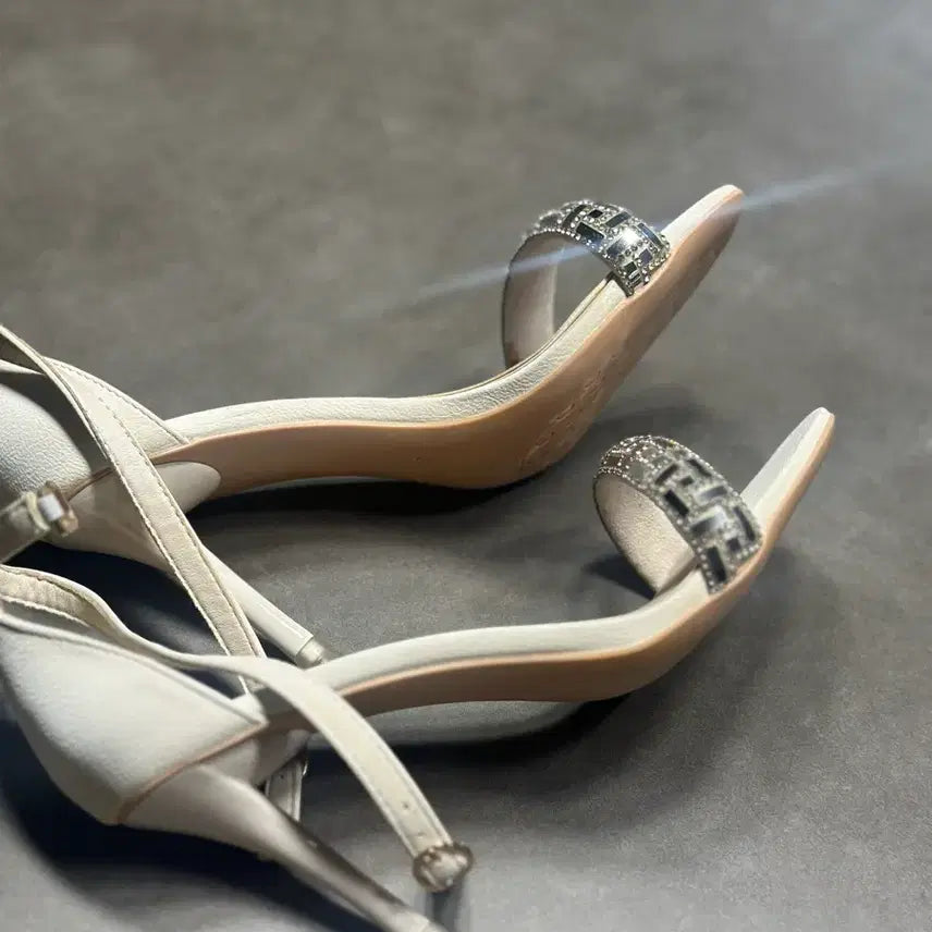 [BUNJANG] Ivory Cubic Zirconia Strap Platform Heel Sandals / 아이보리 큐빅 스트랩 가보시힐 샌들 11cm (230/36)