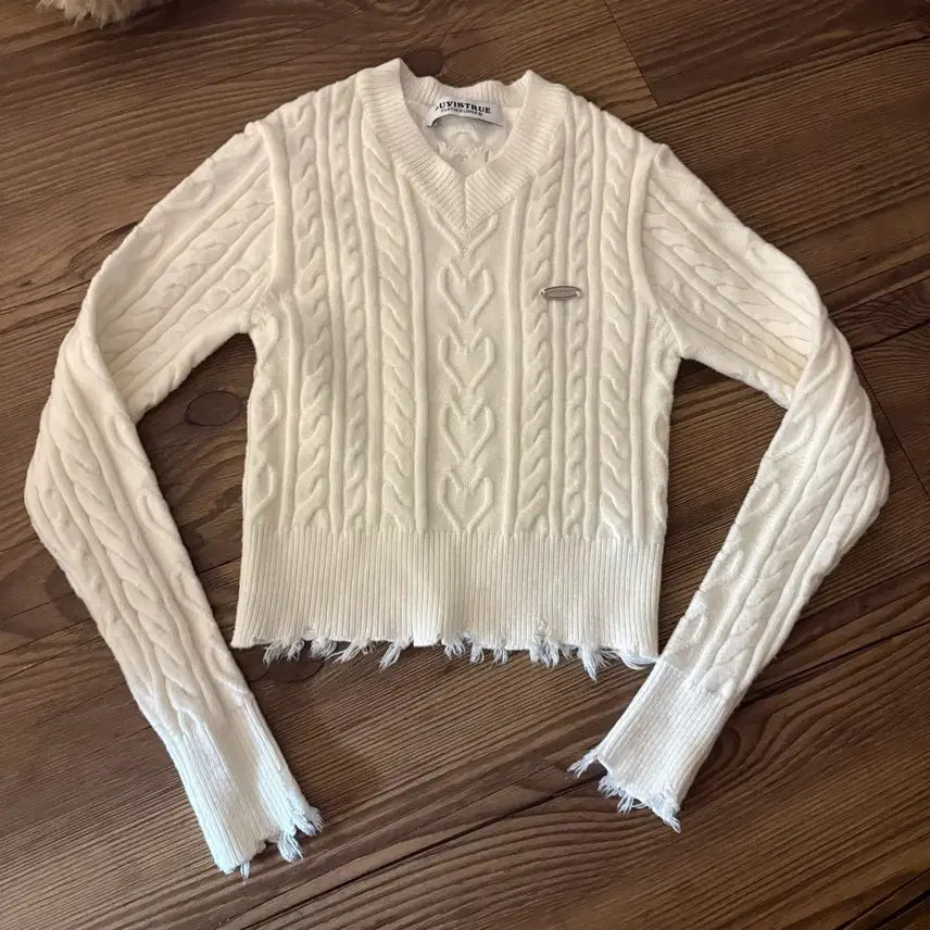 [BUNJANG] Love is True Cable Knit Crop Top / 러브이즈트루 꽈배기 크롭니트