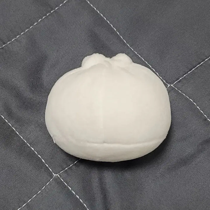 [BUNJANG] Steamed Bread Dumpling Plush Keychain / [판매] 찐빵 만두 인형 키링 팔아요